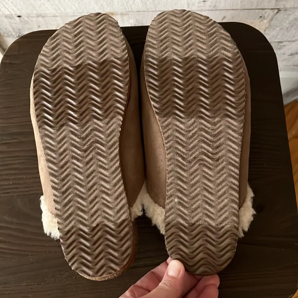 J.Crew women’s slip-on shoes. Size 8 - Picture 4 of 4